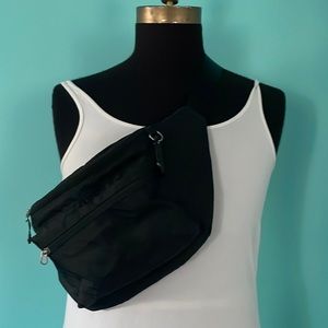 ATHLETA NYLON SLING/BELT BAG O/S